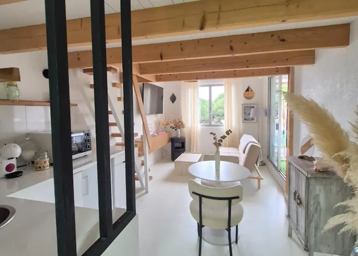 Avec Piscine Proche Plages * Agde