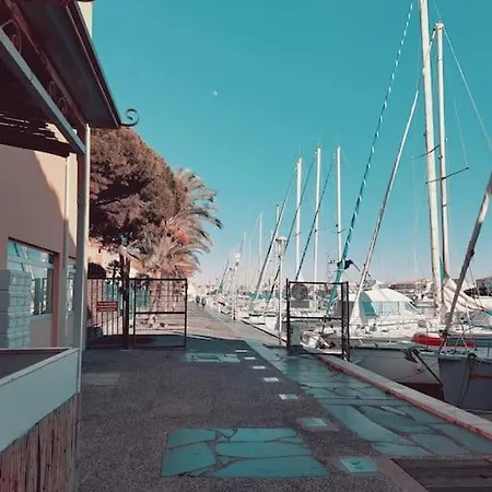 Avec Piscine Proche Plages Apartment